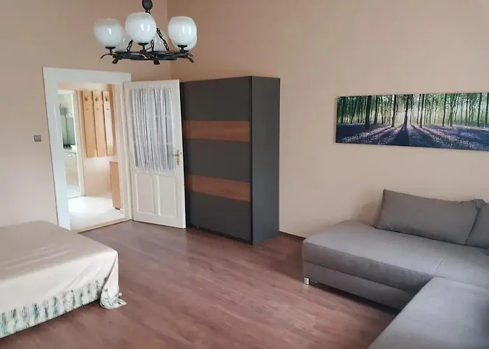 Stylish Historic Flat For 4 In Heart Of Oldbuda Апартаменты