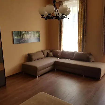 Stylish Historic Flat For 4 In Heart Of Oldbuda Apartman *